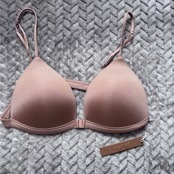 NWT SKIMS WIRELESS FORM TRIANGLE FRONT CLOSE SUPER PUSH-UP BRA - Picture 2 of 8